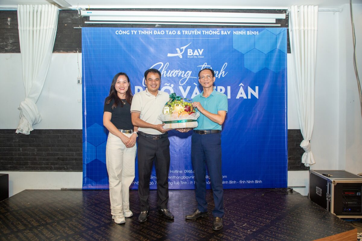 truyen-thong-bav-ninh-binh-han-hanh-to-chuc-chuong-trinh-gap-go-tri-an-phu-huynh