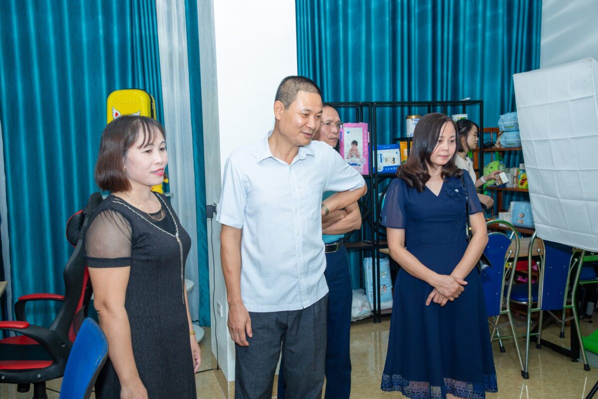 truyen-thong-bav-ninh-binh-han-hanh-to-chuc-chuong-trinh-gap-go-tri-an-phu-huynh