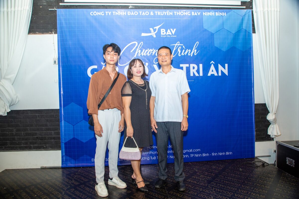 truyen-thong-bav-ninh-binh-han-hanh-to-chuc-chuong-trinh-gap-go-tri-an-phu-huynh
