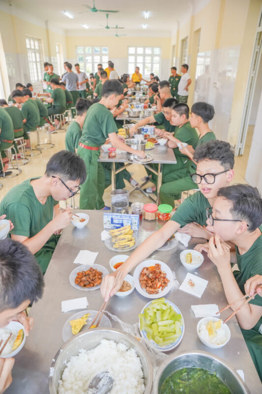 bav-dong-hanh-cung-chuong-trinh-hoc-ky-quan-doi-cua-tinh-doan