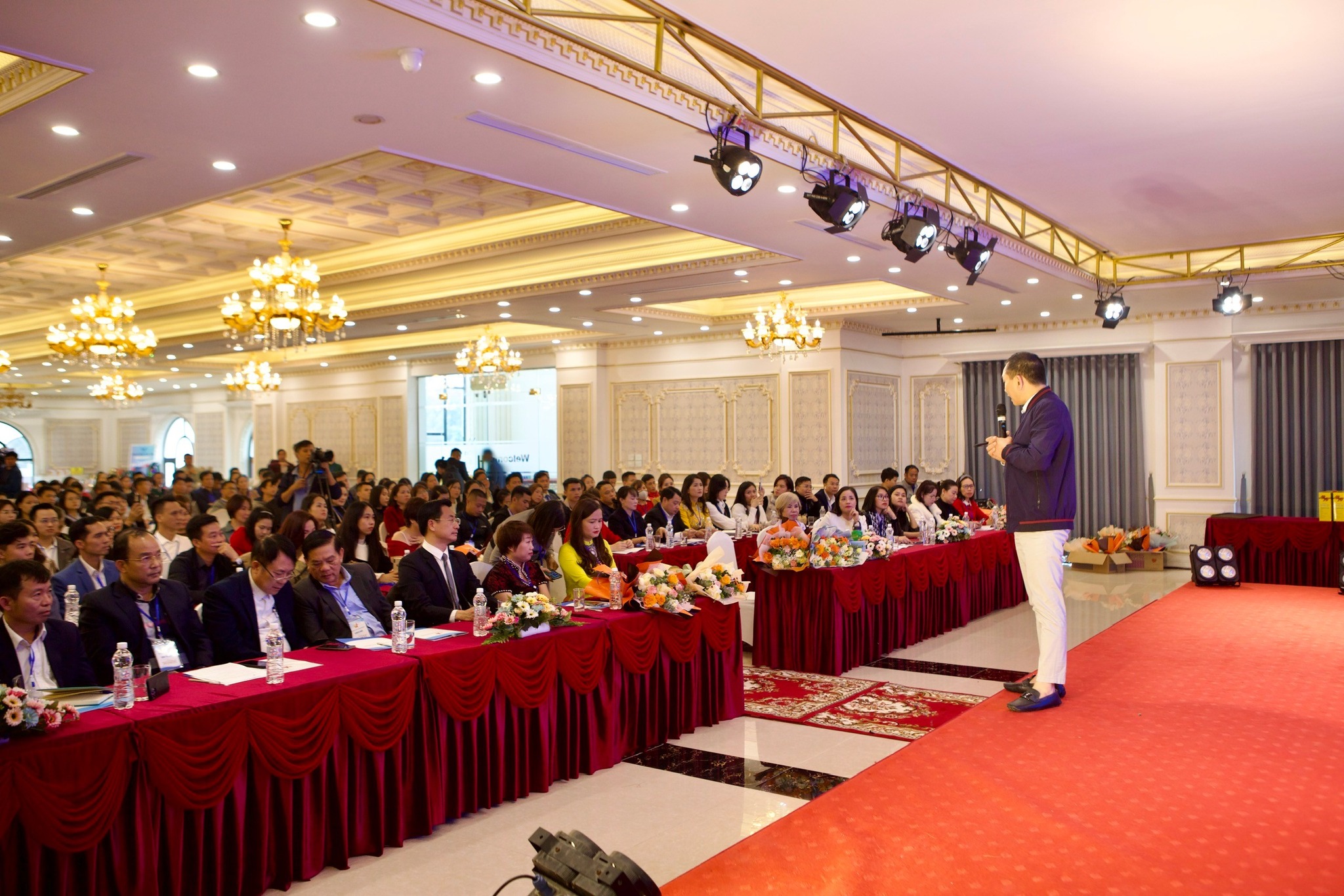 bav-ninh-binh-han-hanh-dong-hanh-cung-chuong-trinh-toa-dam-ke-hoach-va-chien-luoc-kinh-doanh-2024-2